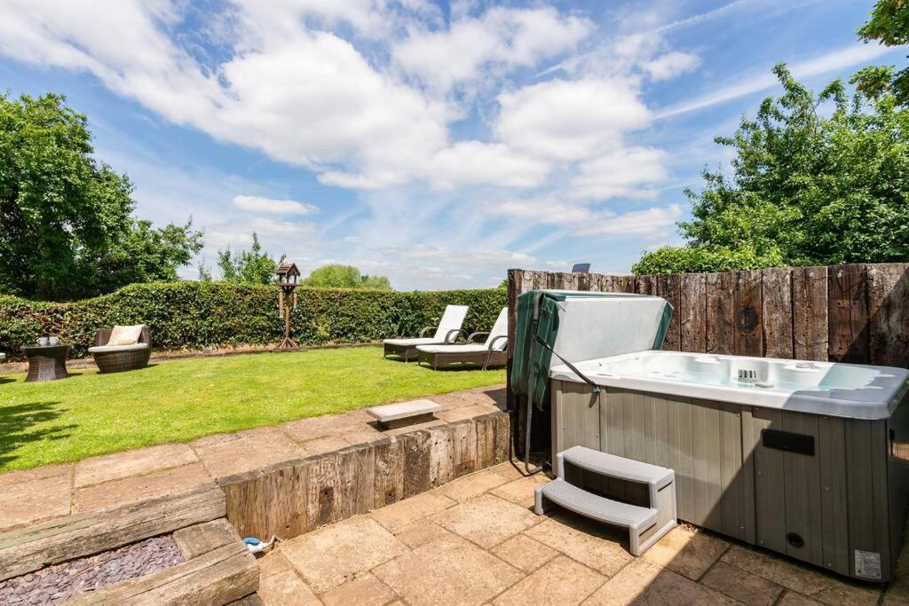 The Summerhouse, Countryside Retreat With Private Hot Tub Bridgnorth Kültér fotó